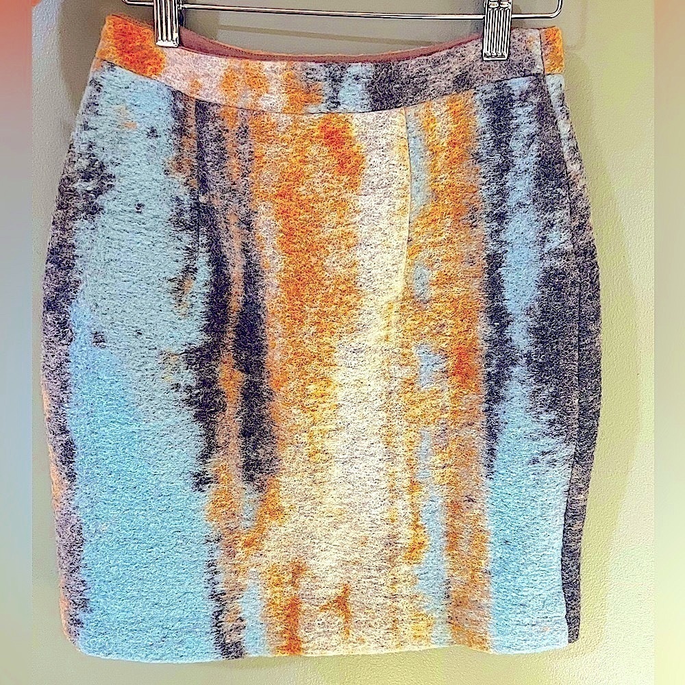 Paper crown skirt size 4